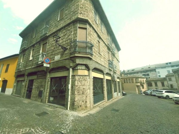 negozio in affitto a Terni in zona Centro Città