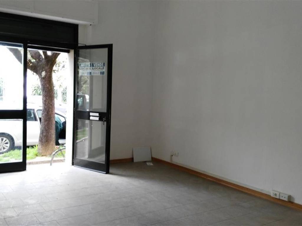 negozio in affitto a Terni in zona Centro Città