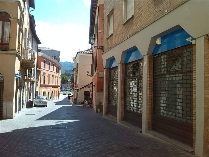 negozio in affitto a Terni in zona Centro Città