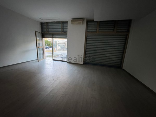 locale commerciale in affitto a Terni