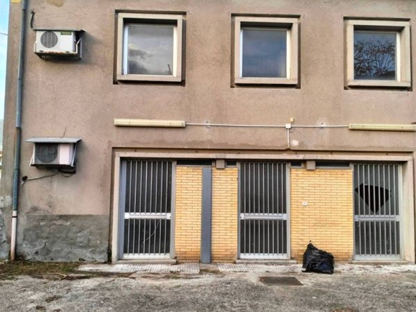 negozio in affitto a Terni in zona Collescipoli