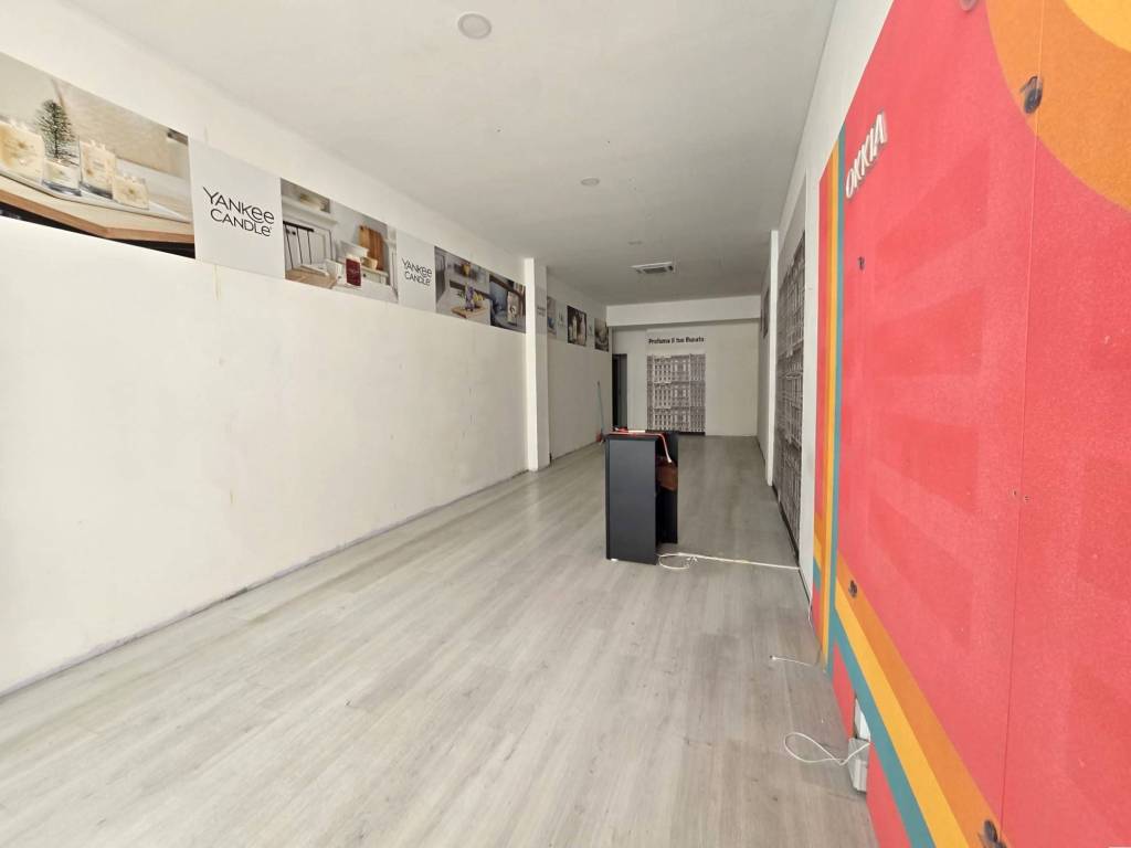 negozio in affitto a Terni in zona Centro Città