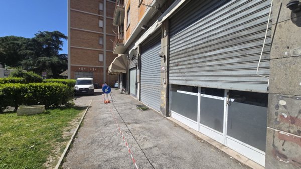 negozio in affitto a Terni in zona Centro Città