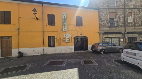 locale commerciale in affitto a Terni