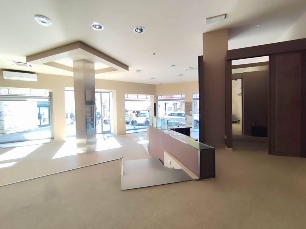 negozio in affitto a Terni in zona Centro Città