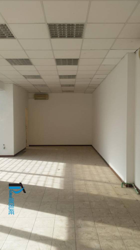 locale commerciale in affitto a Terni