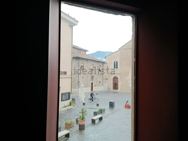 negozio in affitto a Terni in zona Centro Città