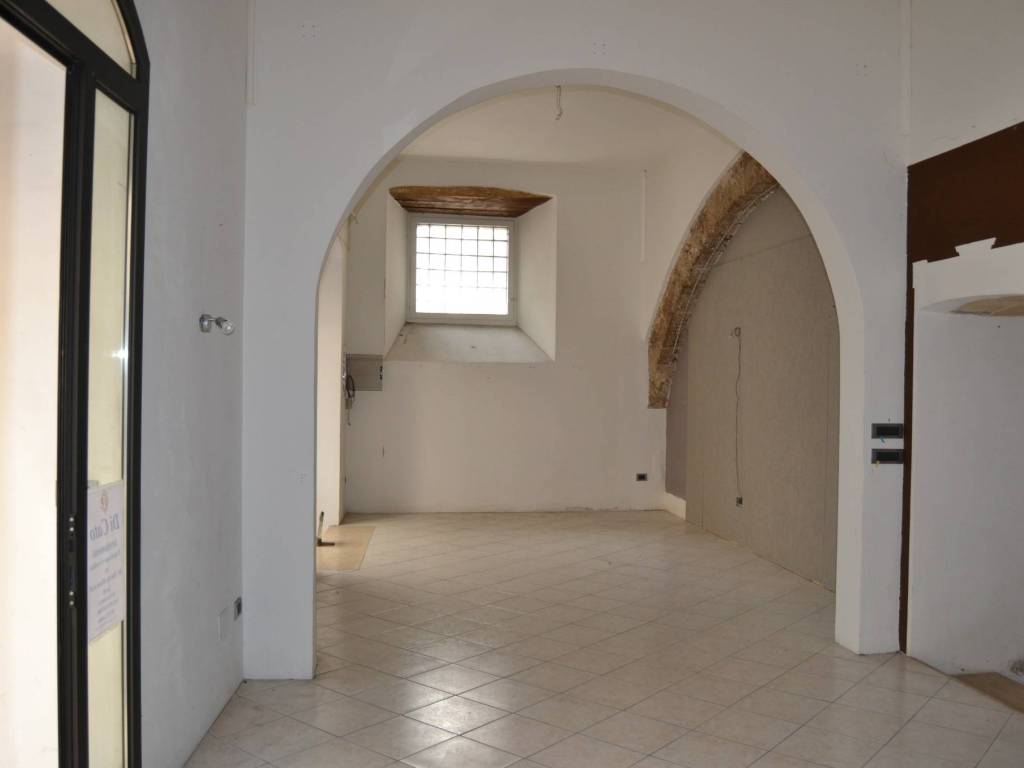 negozio in affitto a Terni in zona Centro Città