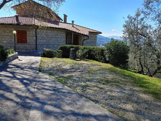 casa indipendente in affitto a Terni