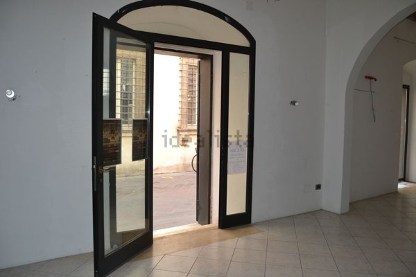 negozio in affitto a Terni