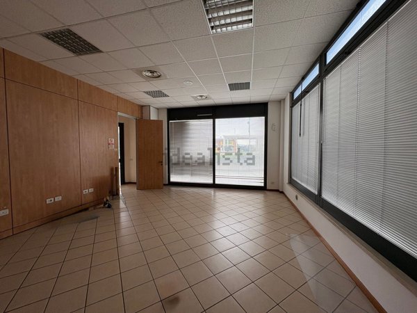 locale commerciale in affitto a Terni in zona Rivo