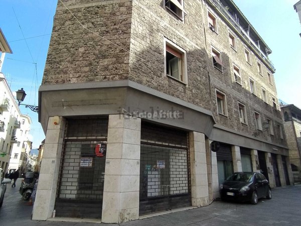 locale di sgombero in affitto a Terni