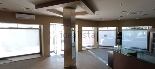 negozio in affitto a Terni in zona Centro Città