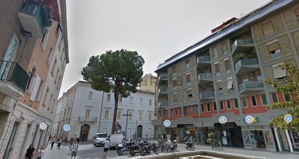 locale commerciale in affitto a Terni in zona Centro Città