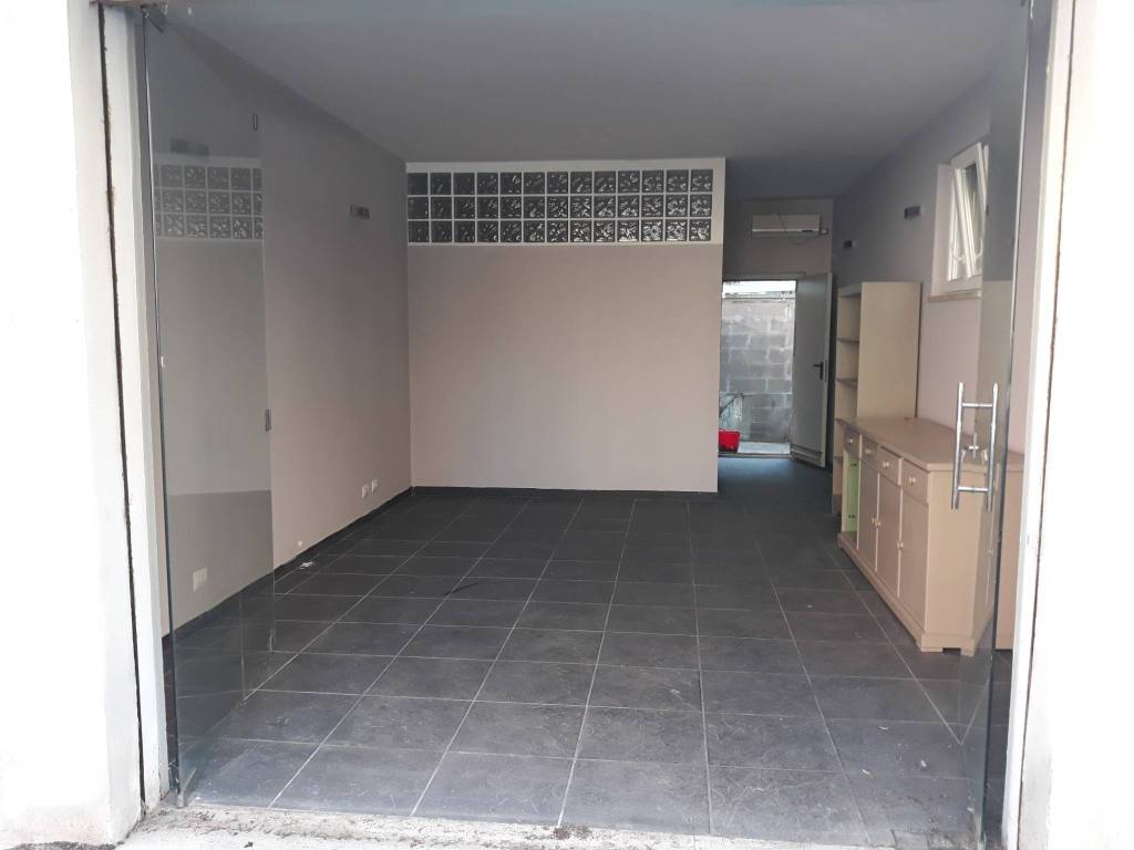 locale commerciale in affitto a Terni in zona Centro Città