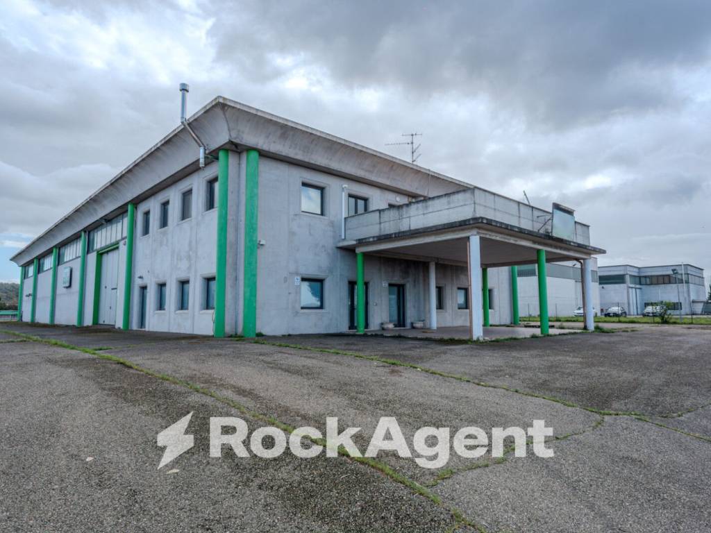 locale commerciale in affitto ad Acquapendente