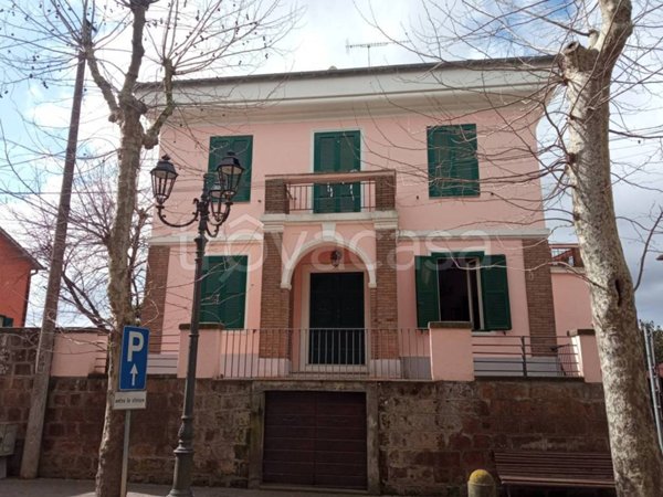 casa indipendente in affitto a Barbarano Romano