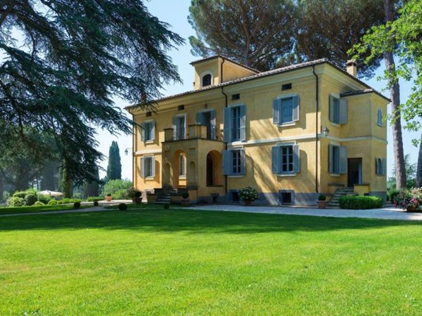 casa indipendente in affitto a Capranica