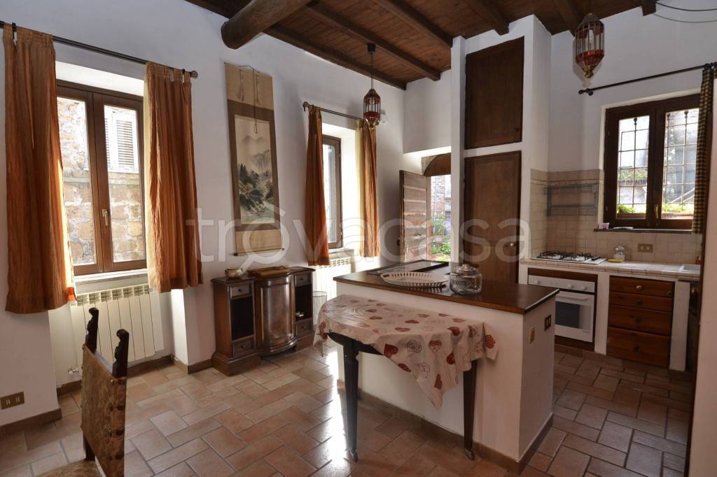 appartamento in affitto a Capranica