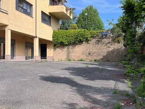 negozio in affitto a Capranica
