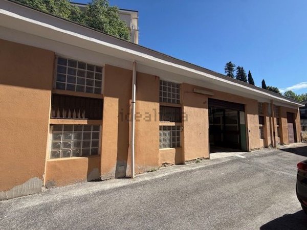 box auto in affitto a Capranica