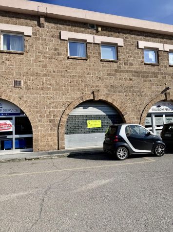 locale commerciale in affitto a Civita Castellana