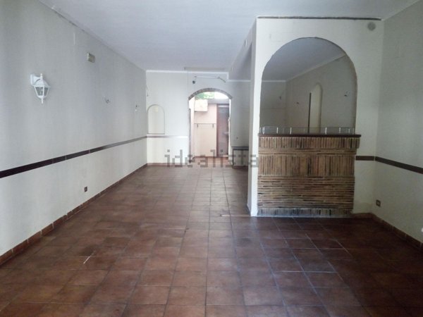 locale commerciale in affitto a Civita Castellana