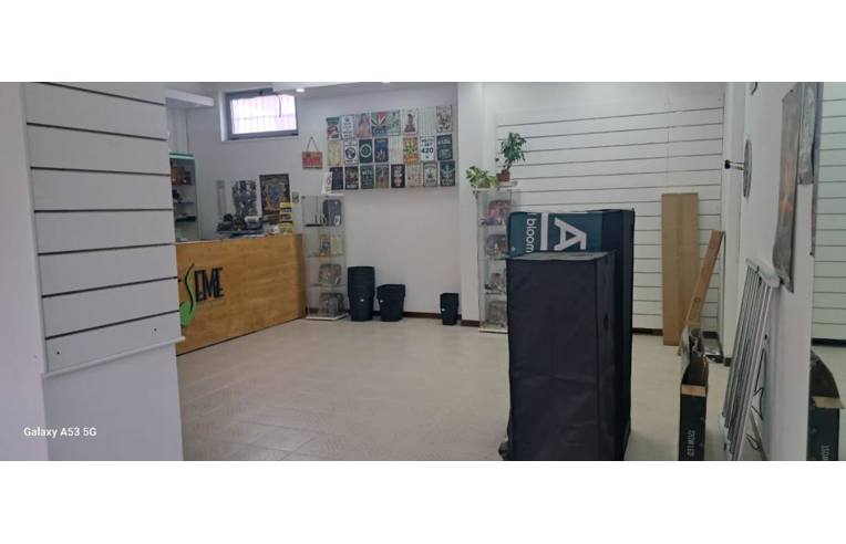 locale commerciale in affitto a Civita Castellana