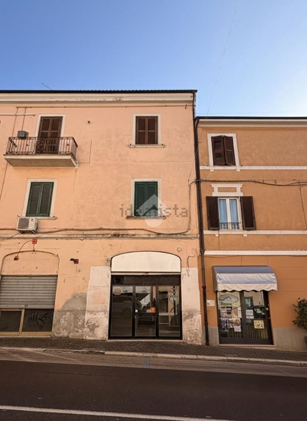 locale commerciale in affitto a Civita Castellana