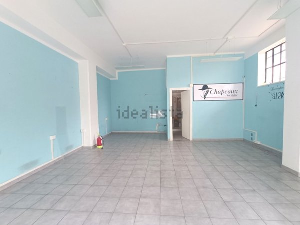 locale di sgombero in affitto a Civita Castellana