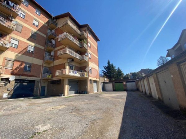 locale commerciale in affitto a Fabrica di Roma