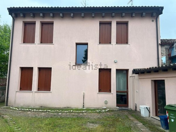 casa indipendente in affitto a Grotte di Castro
