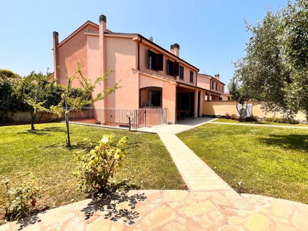 casa indipendente in affitto a Montalto di Castro