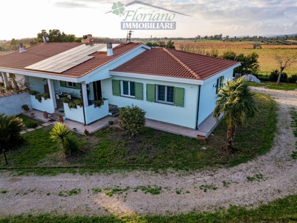 casa indipendente in affitto a Montalto di Castro in zona Pescia Romana