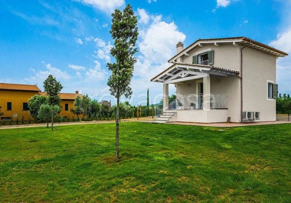 casa indipendente in affitto a Montalto di Castro in zona Pescia Romana