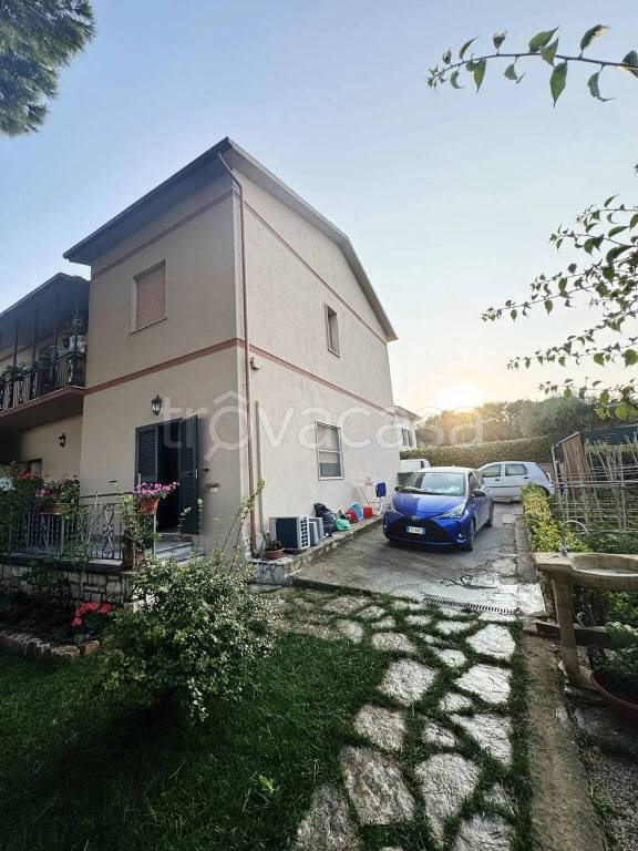 appartamento in affitto a Montalto di Castro in zona Pescia Romana