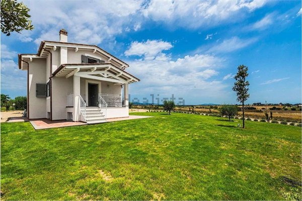 appartamento in affitto a Montalto di Castro in zona Pescia Romana