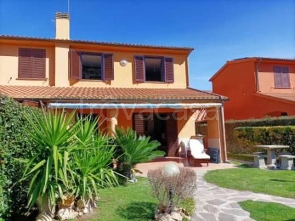 casa indipendente in affitto a Montalto di Castro