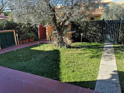 casa indipendente in affitto a Montalto di Castro