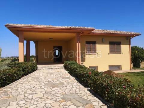 casa indipendente in affitto a Montalto di Castro in zona Pescia Romana
