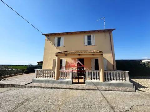 casa indipendente in affitto a Montalto di Castro