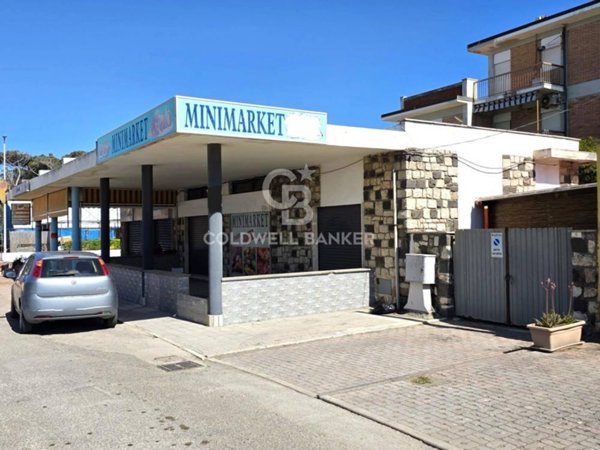 locale commerciale in affitto a Montalto di Castro in zona Montalto Marina