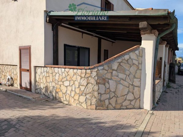 negozio in affitto a Montalto di Castro in zona Pescia Romana