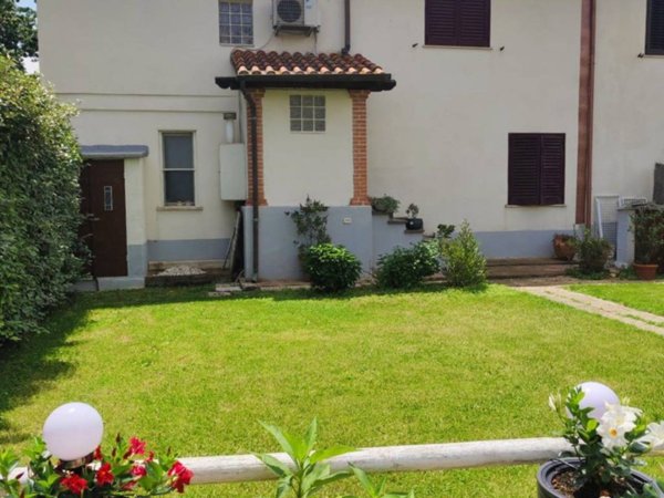 appartamento in affitto a Montalto di Castro in zona Pescia Romana