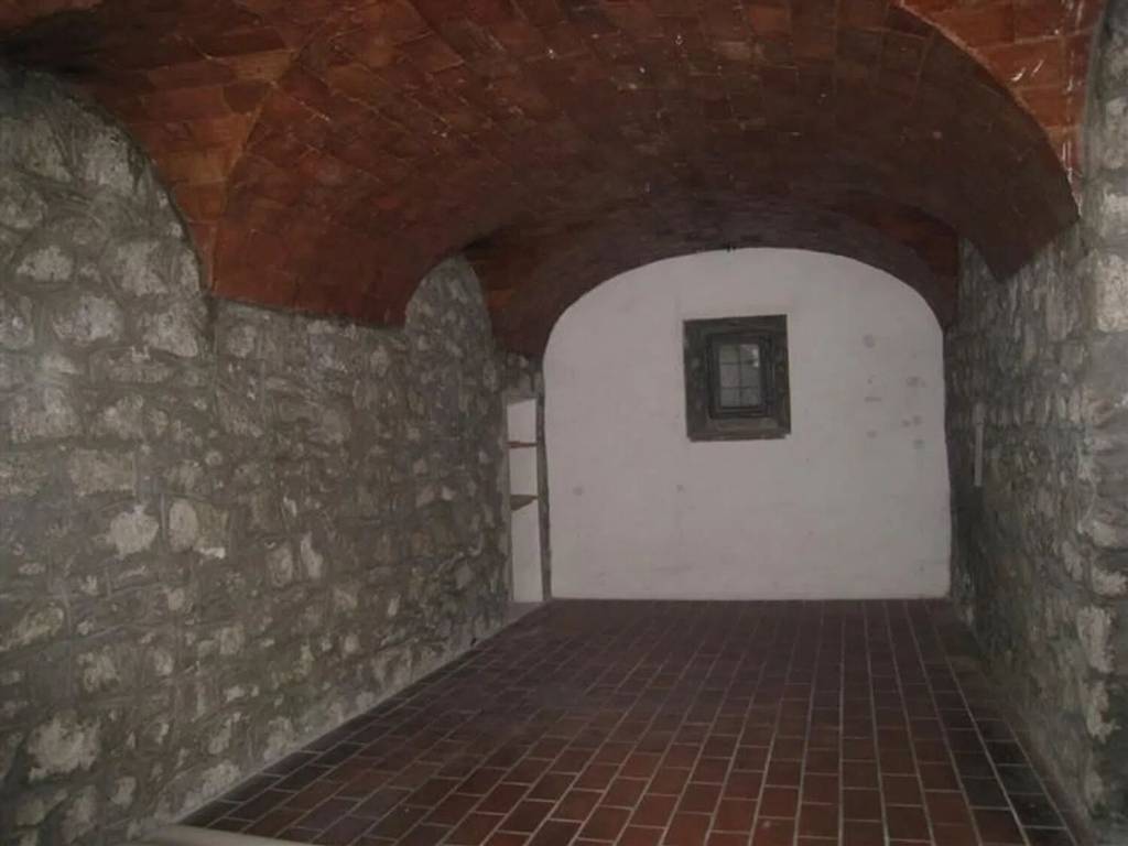 negozio in affitto a Montefiascone