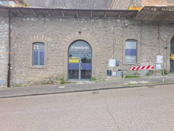 negozio in affitto a Montefiascone