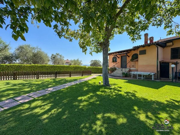 casa indipendente in affitto a Monterosi