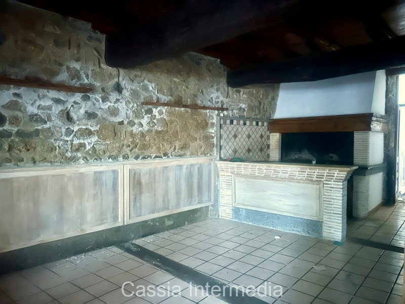 locale commerciale in affitto a Monterosi