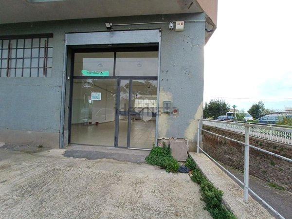 locale commerciale in affitto a Nepi