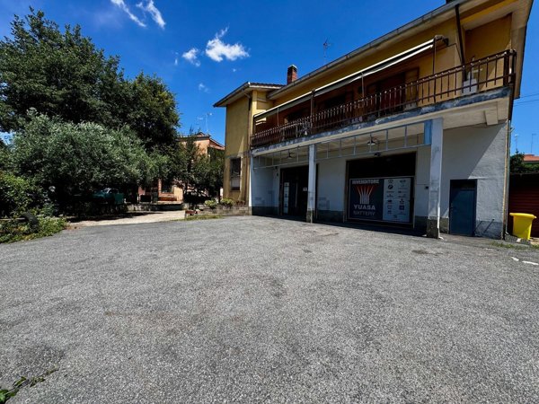 locale commerciale in affitto ad Oriolo Romano